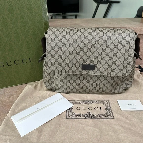 Gucci plus diaper bag - Picture 2 of 6
